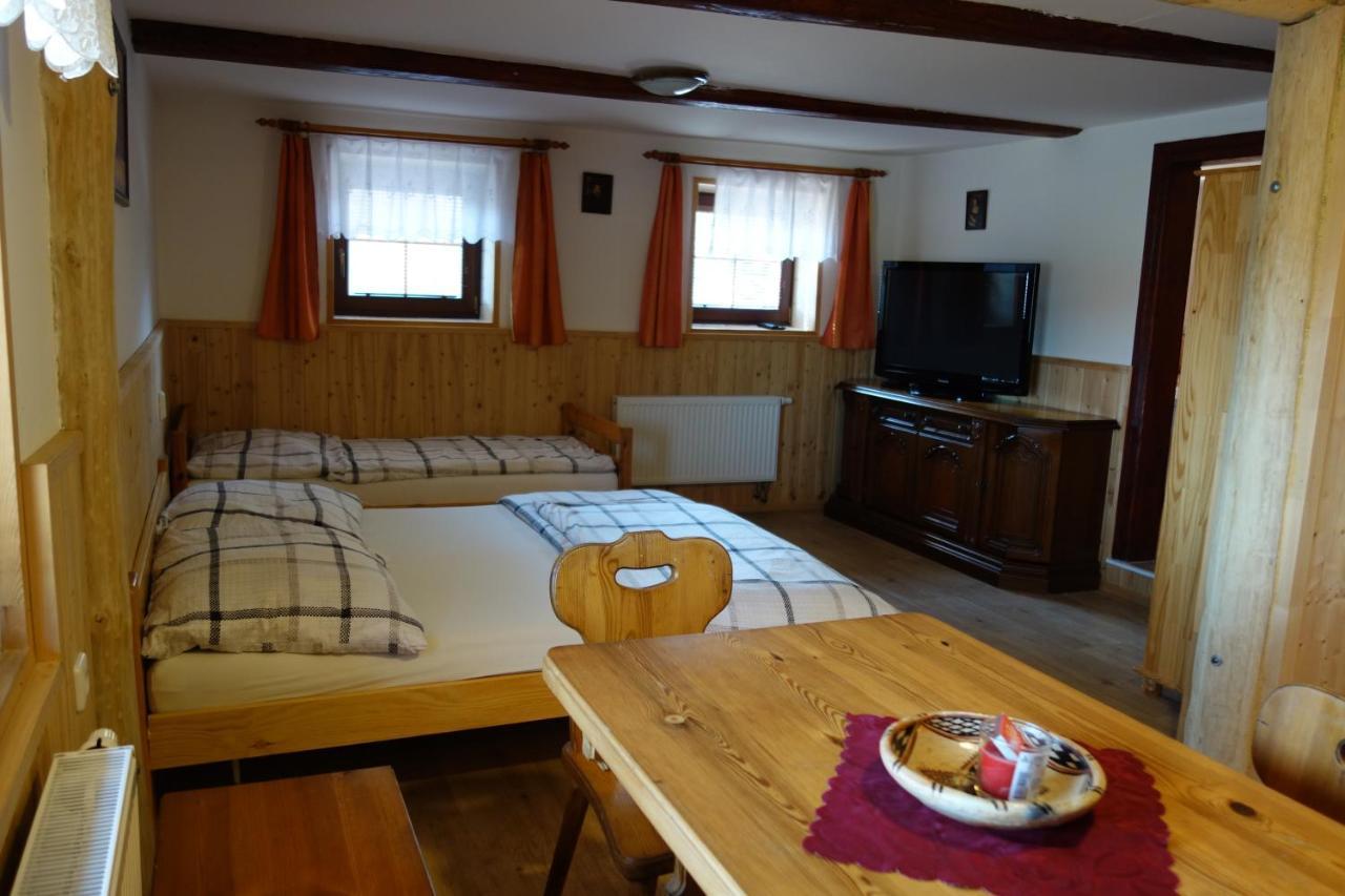 Hotel Pod Lipou à Dolní Brusnice Extérieur photo
