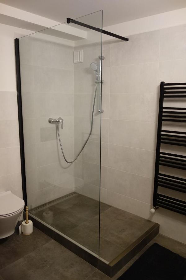 Hotel Pod Lipou à Dolní Brusnice Extérieur photo